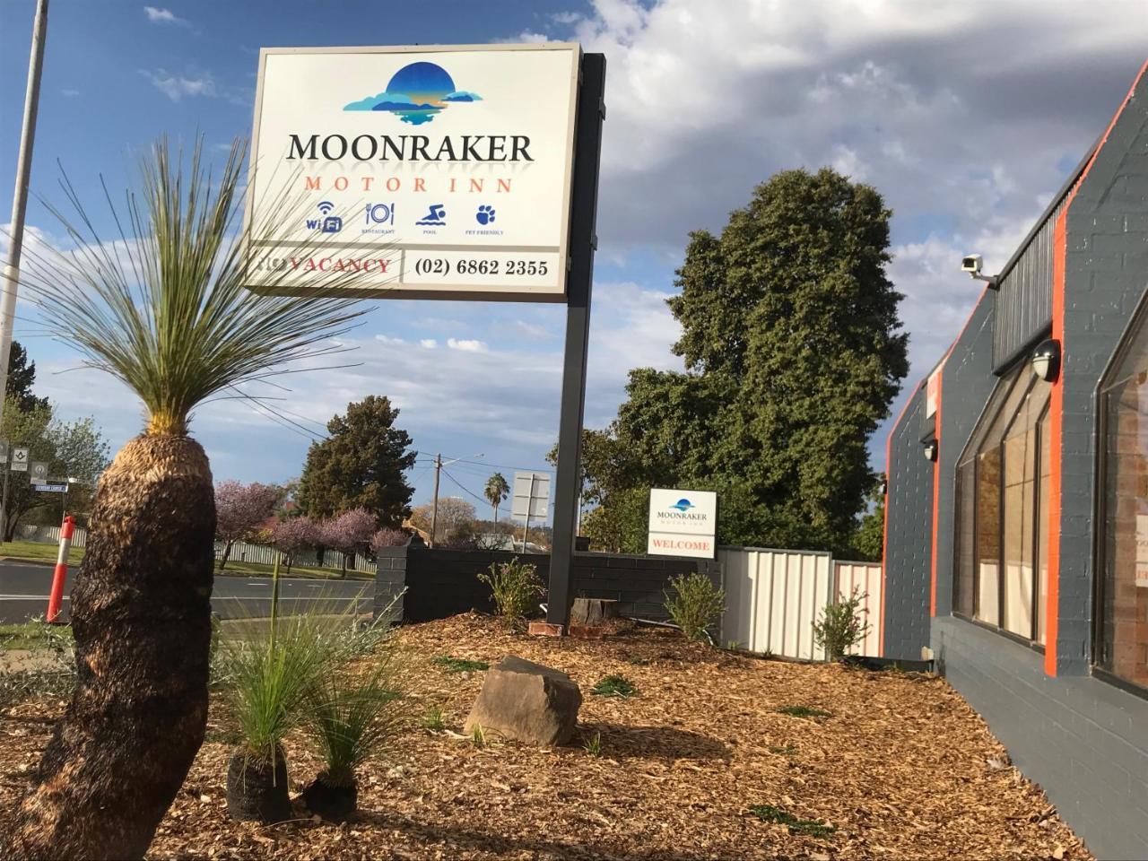 Moonraker Motor Inn พาร์กส์ ภายนอก รูปภาพ